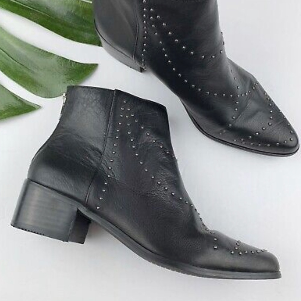 🎉 Brand new in Box GREY CITY Wendy Studded Bootie black leather size 8